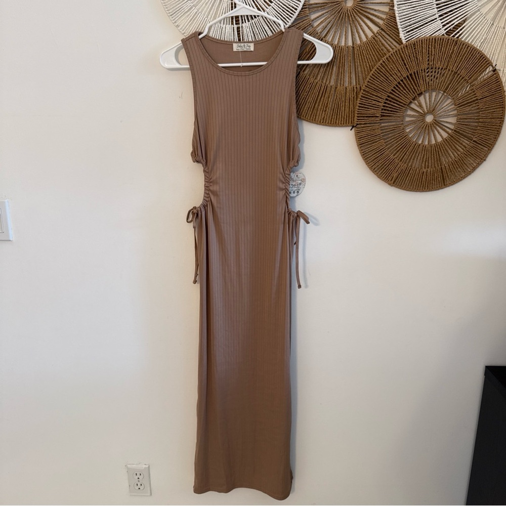Chic Tan Sleeveless Midi Dress